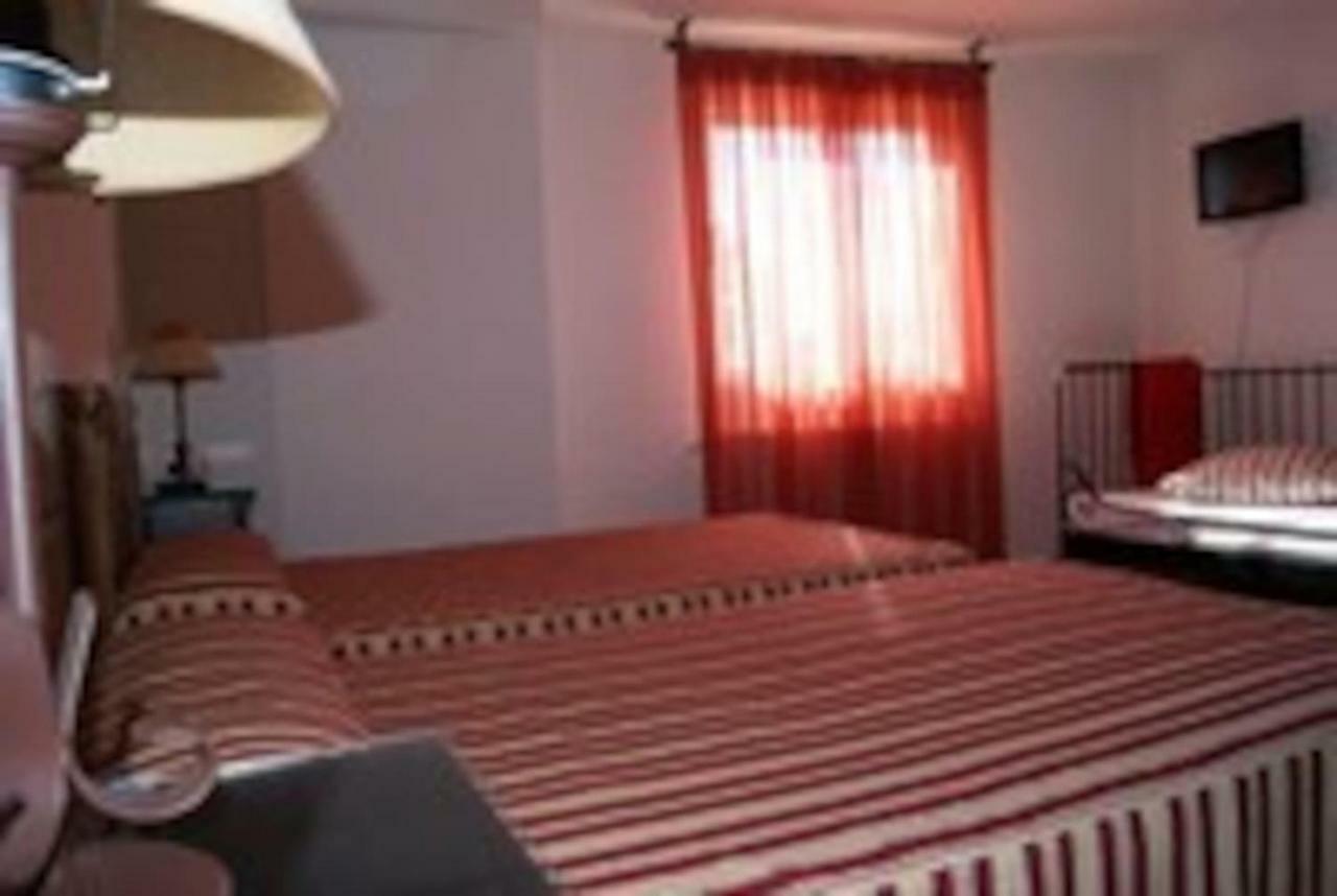 Casa Rural El Sauce. A 2,5 Km De Cuenca Capital Nohales 外观 照片